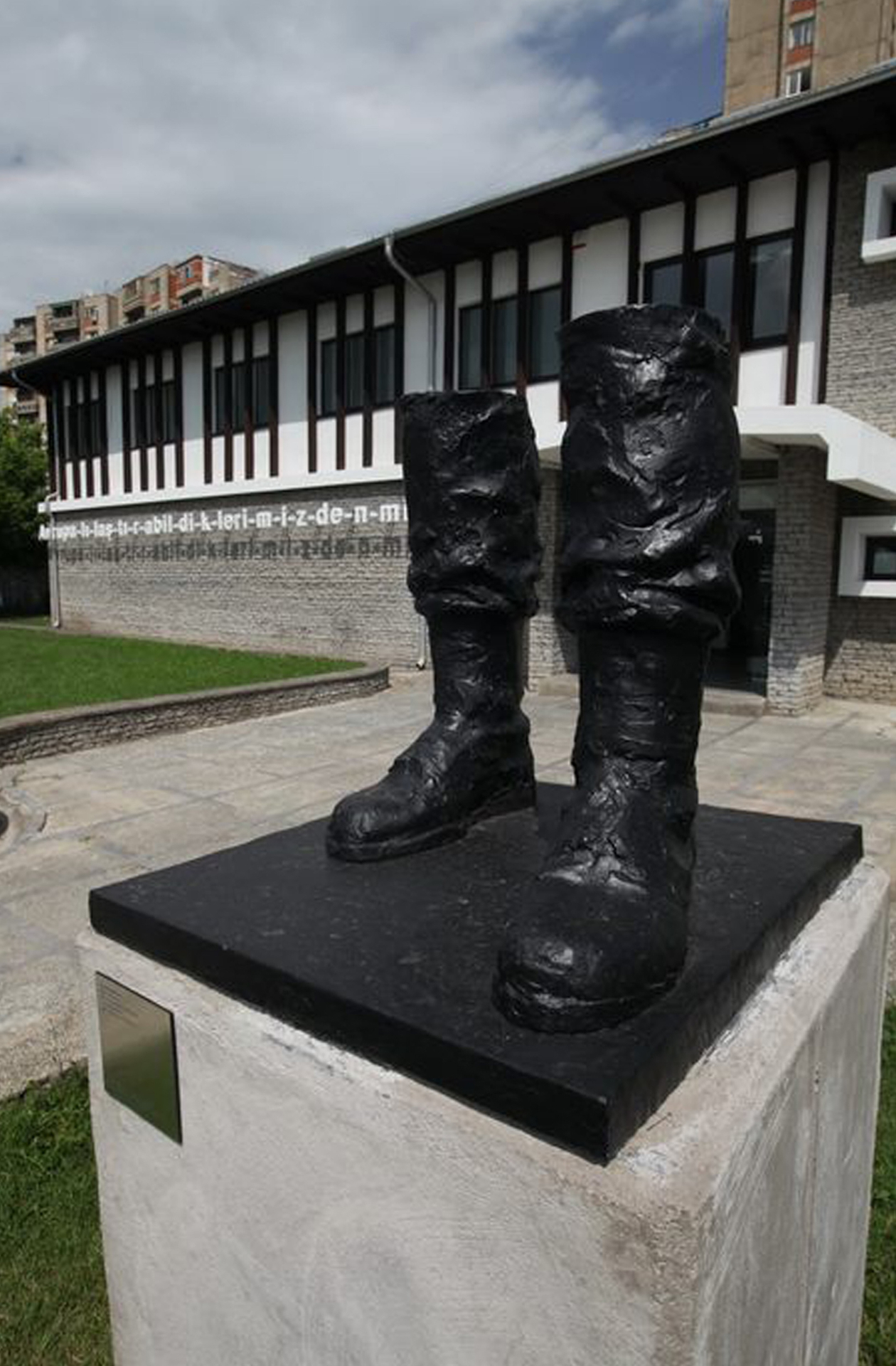 National Hero, 2009